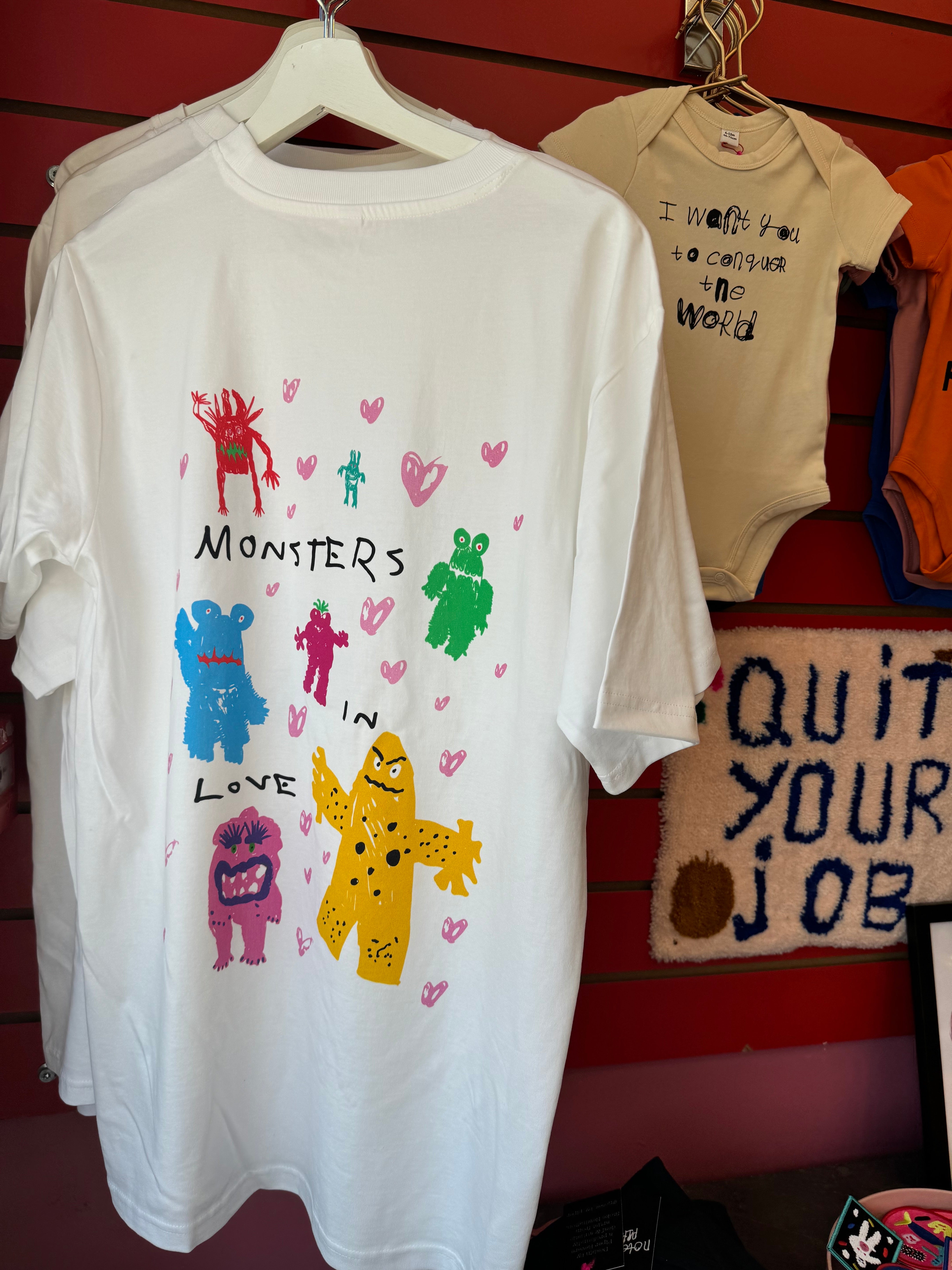 T-SHIRT - MONSTERS IN LOVE by MR REES